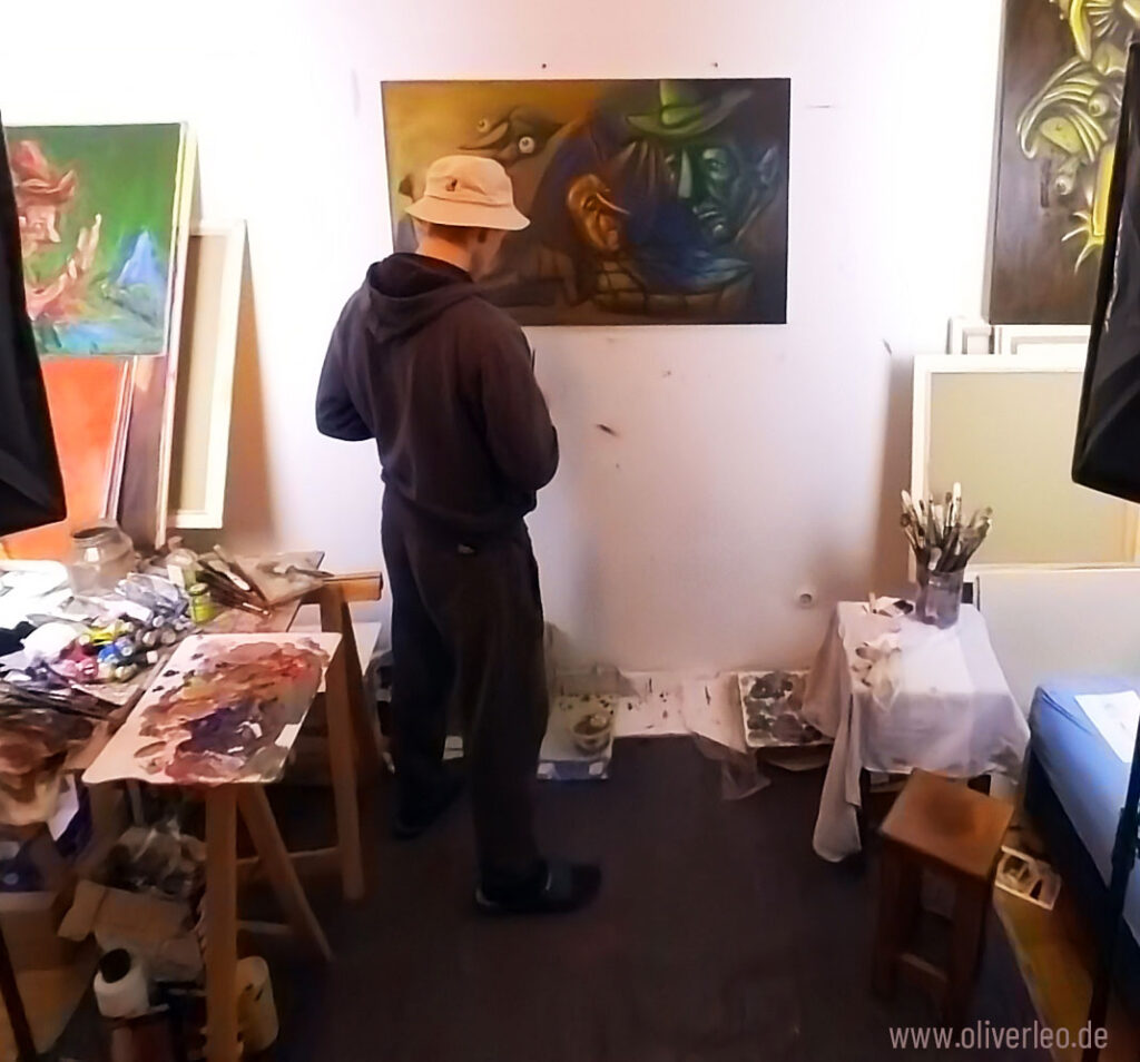 German Painter Oliver Leo in his studio
